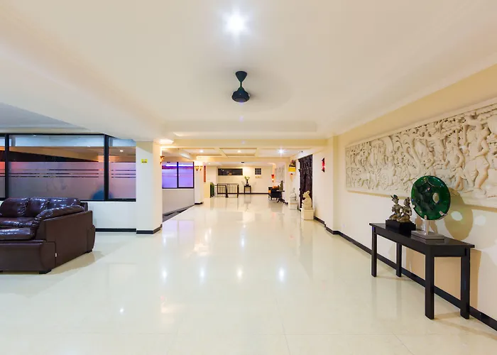 Reddoorz Near Mall Bali Galeria 2 ホテル 3*