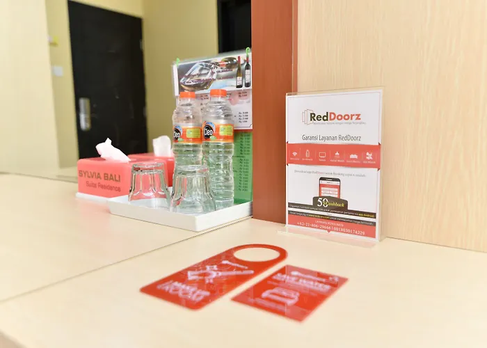 ホテル Reddoorz Near Mall Bali Galeria 2 デンパサール