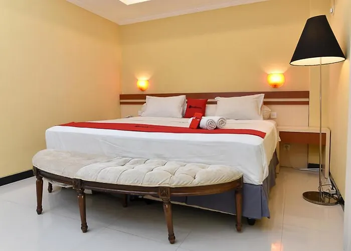 Reddoorz Near Mall Bali Galeria 2 ホテル 3*